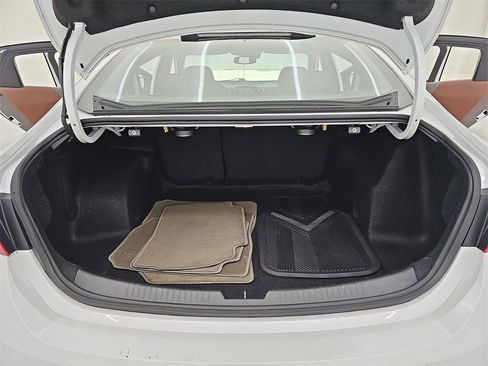 Used 2018 Chevrolet Malibu LT w/ Leather Package image 14