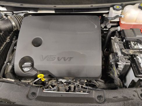 Used 2023 Chevrolet Traverse LT FWD image 30