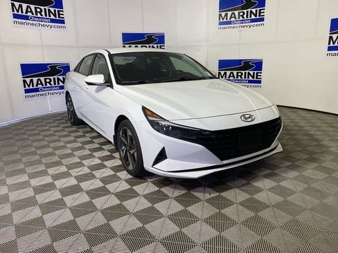 Used 2023 Hyundai Elantra SEL w/ Convenience Package image 9