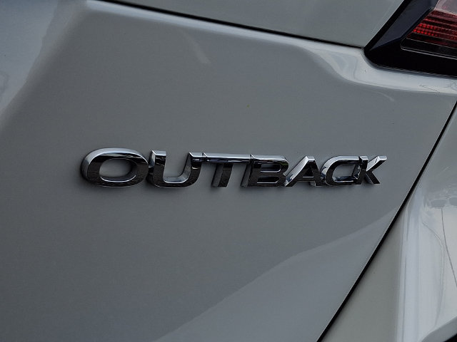 Used 2025 Subaru Outback Premium AWD/4WD image 32