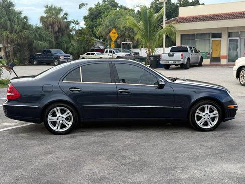 Used 2005 Mercedes-Benz E 500 4MATIC Sedan image 4
