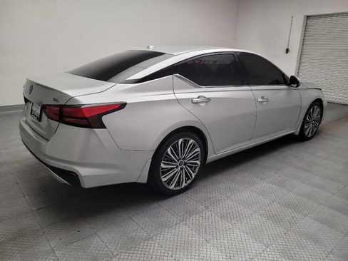 Used 2024 Nissan Altima 2.5 SL FWD image 9