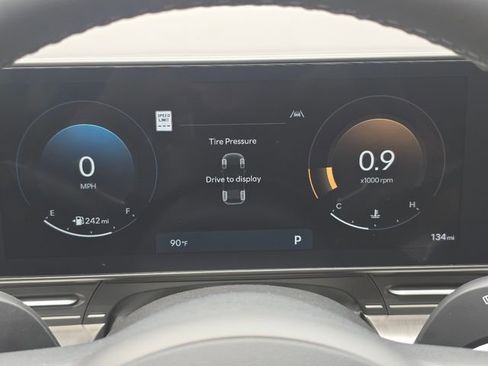 New 2026 Hyundai Kona Limited FWD image 24