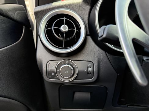 Used 2023 Alfa Romeo Stelvio Sprint RWD image 30