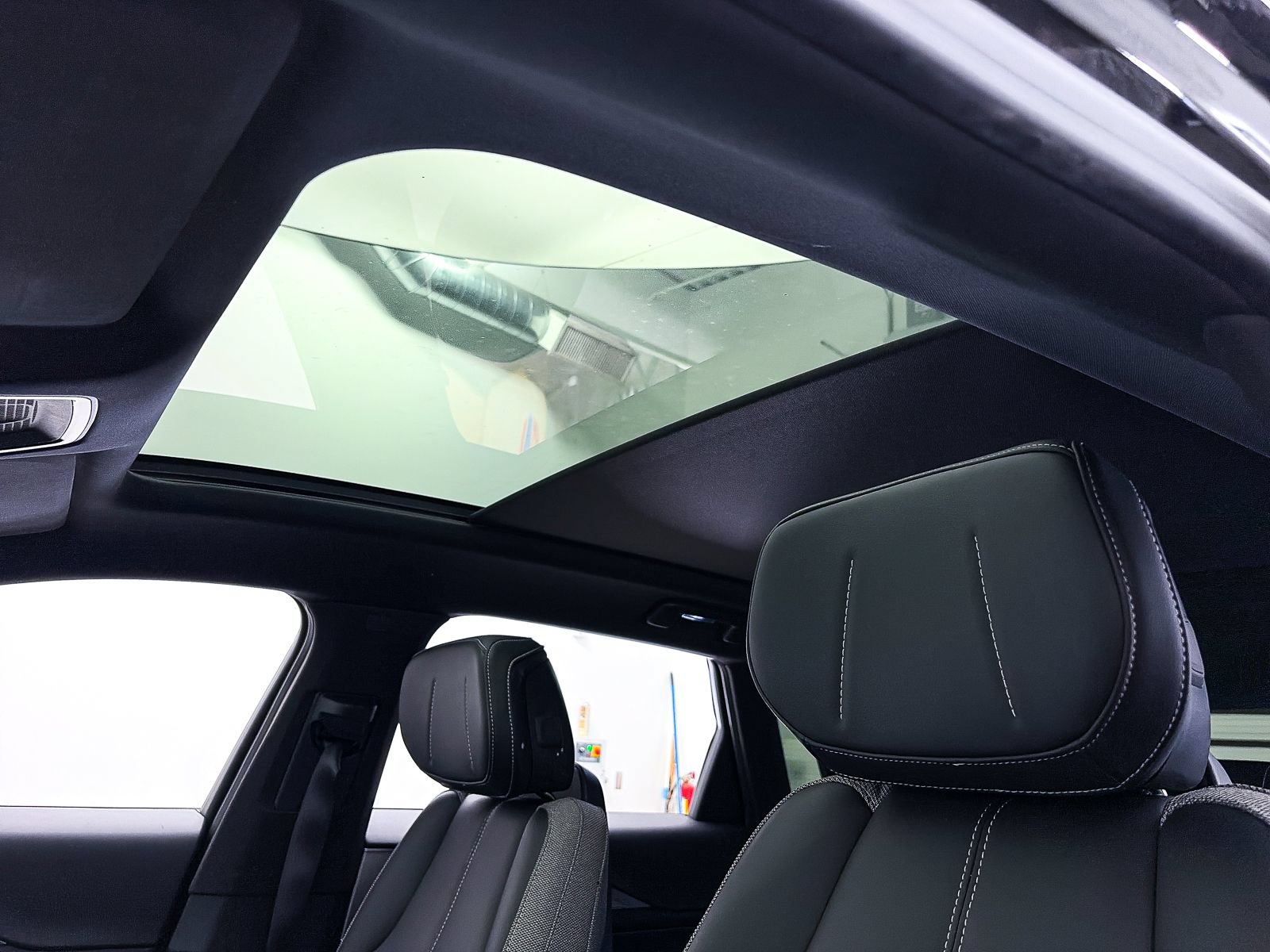 Used 2024 Cadillac Lyriq Tech RWD image 5