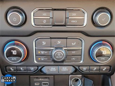 Used 2021 Chevrolet Suburban High Country image 30