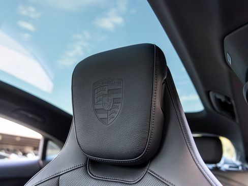 New 2026 Porsche Taycan image 28