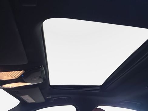 Certified 2023 BMW 330i Sedan w/ M Sport Package image 28