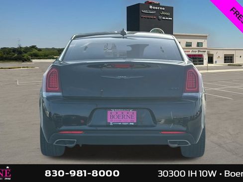 Used 2023 Chrysler 300 Touring w/ Sport Appearance Package RWD image 4