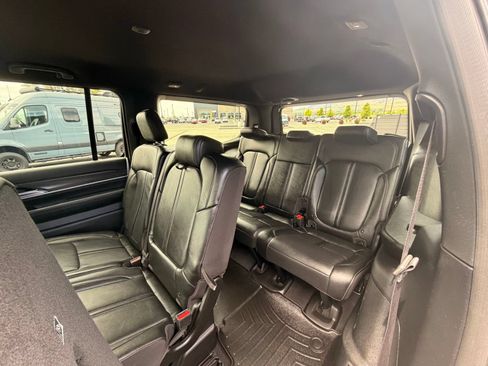 Used 2023 Jeep Wagoneer Series III w/ Preferred Equipment Group AWD/4WD image 25
