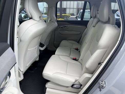 Certified 2025 Volvo XC90 B5 Plus w/ Protection Package Premier AWD/4WD image 32