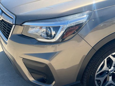 Used 2019 Subaru Forester Premium w/ All-Weather Package image 4