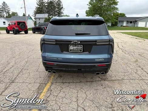 Used 2026 Chevrolet Traverse High Country w/ LPO, Floor Liner Package AWD/4WD image 5