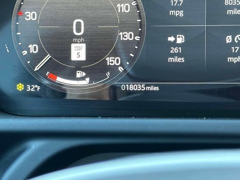 Used 2025 Land Rover Defender 110 S image 27