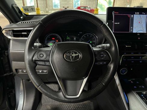 Used 2022 Toyota Venza Limited w/ Advanced Technology Package AWD/4WD image 18