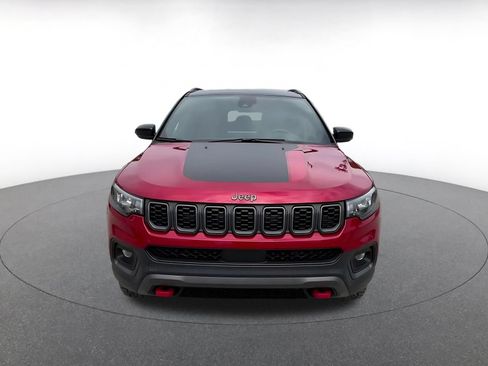 Used 2025 Jeep Compass Trailhawk AWD/4WD image 4