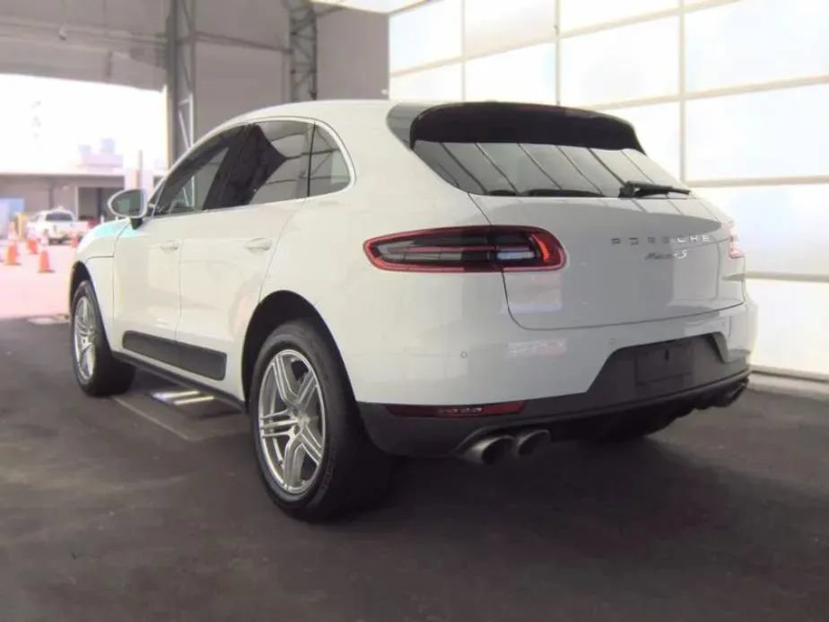 Used 2015 Porsche Macan S w/ Infotainment Package AWD/4WD image 6