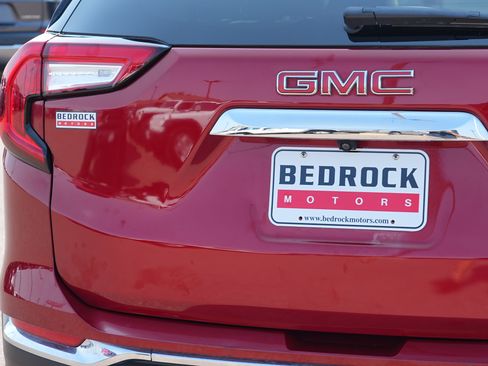 Used 2023 GMC Terrain SLT AWD/4WD image 10