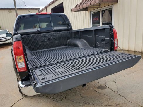 Used 2015 Nissan Frontier SV RWD image 49