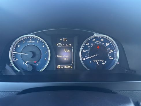 Used 2016 Toyota Camry XLE image 20