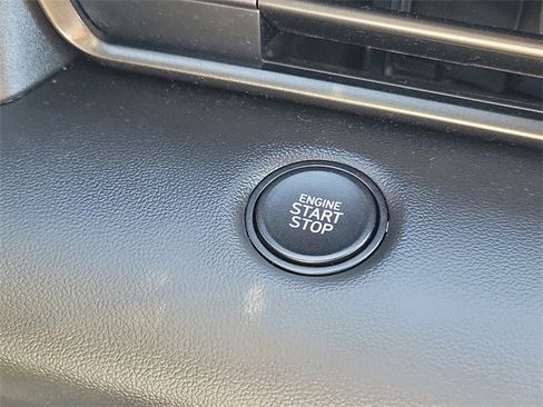 Used 2025 Hyundai Elantra Sport image 8