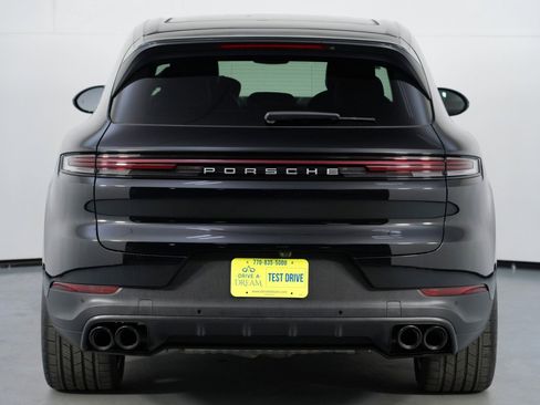 Used 2024 Porsche Cayenne w/ Sport Chrono Package image 51