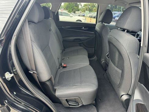 Used 2019 Kia Sorento L FWD image 13