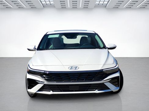 New 2026 Hyundai Elantra Limited FWD image 2