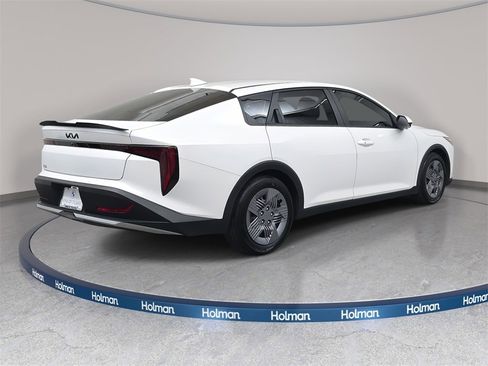 Used 2025 Kia K4 LX image 6