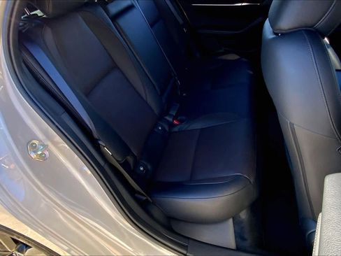 Used 2024 MAZDA MAZDA3 Hatchback w/Premium Plus Pkg image 19