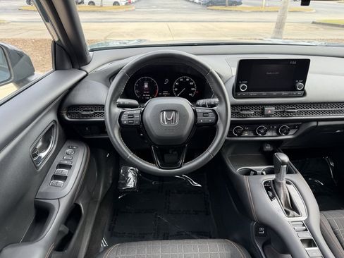 Certified 2023 Honda HR-V Sport image 2