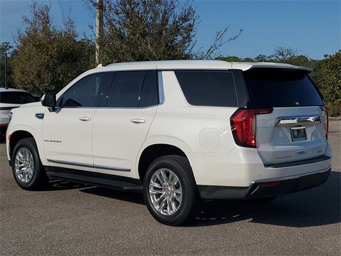 Used 2021 GMC Yukon SLT w/ SLT Luxury Package image 3