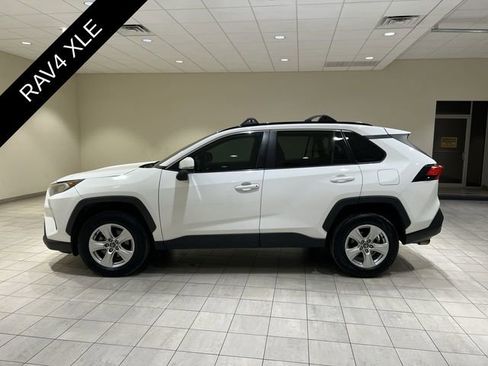 Used 2020 Toyota RAV4 XLE w/ Convenience Package image 2