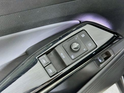 Used 2023 Volkswagen ID.4 S RWD image 18
