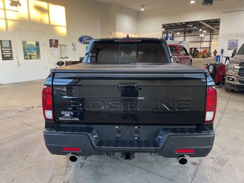 Used 2025 Honda Ridgeline Black Edition image 6