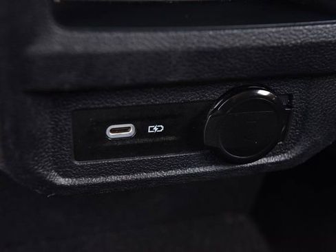 Used 2022 Volkswagen Tiguan SE AWD/4WD image 24