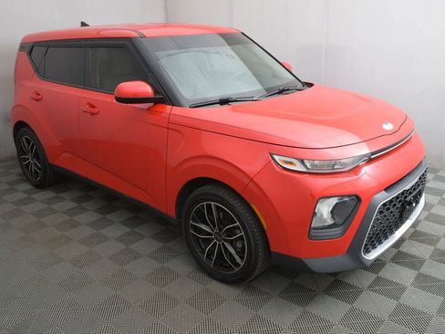 Used 2020 Kia Soul LX image 3