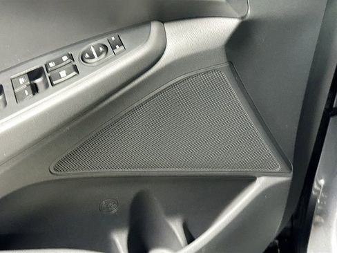 Used 2018 Hyundai Ioniq SEL image 17