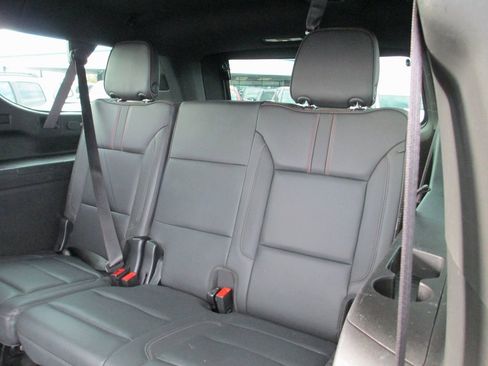 Used 2022 Chevrolet Suburban RST w/ Luxury Package image 19