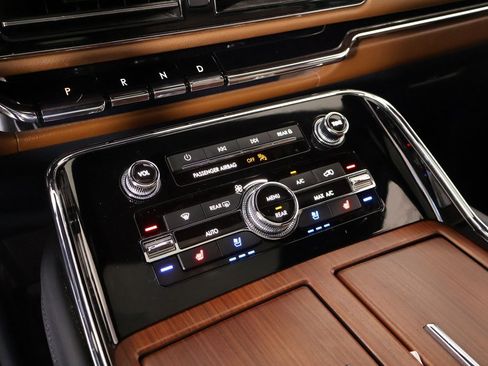 Certified 2023 Lincoln Navigator L Reserve image 8