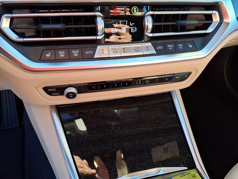 Used 2022 BMW 330i xDrive Sedan w/ Premium Package image 33