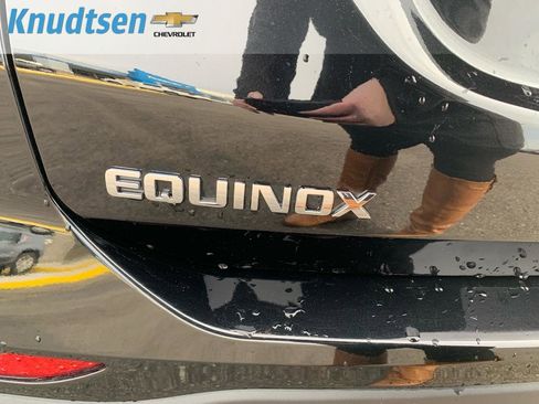 Used 2024 Chevrolet Equinox Premier image 10