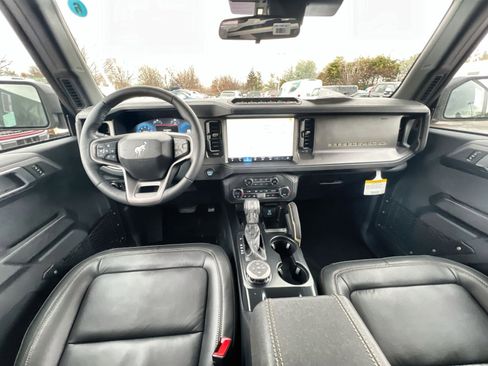 New 2025 Ford Bronco Badlands image 23