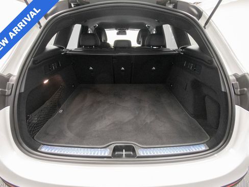 Used 2025 Mercedes-Benz GLC 300 4MATIC image 30