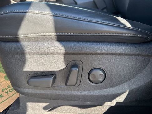 Used 2025 Kia Telluride S AWD/4WD image 18