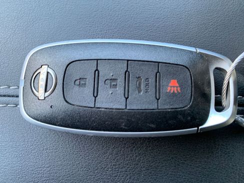 Used 2025 Nissan Sentra SV image 21