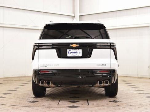 Used 2025 Chevrolet Traverse High Country image 7