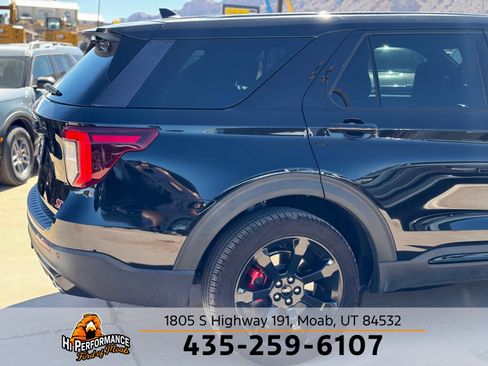 Used 2022 Ford Explorer ST w/ ST Street Pack image 6