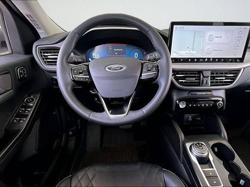 Used 2023 Ford Escape Platinum w/ Premium Technology Package AWD/4WD image 8