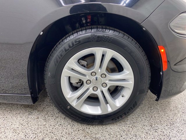 Used 2022 Dodge Charger SXT RWD image 10
